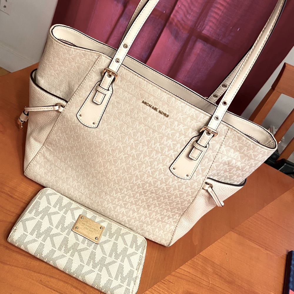 Michael Kors bag and wallet